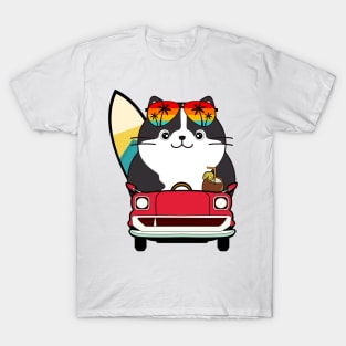 Funny Fat cat is driving to the beach T-Shirt